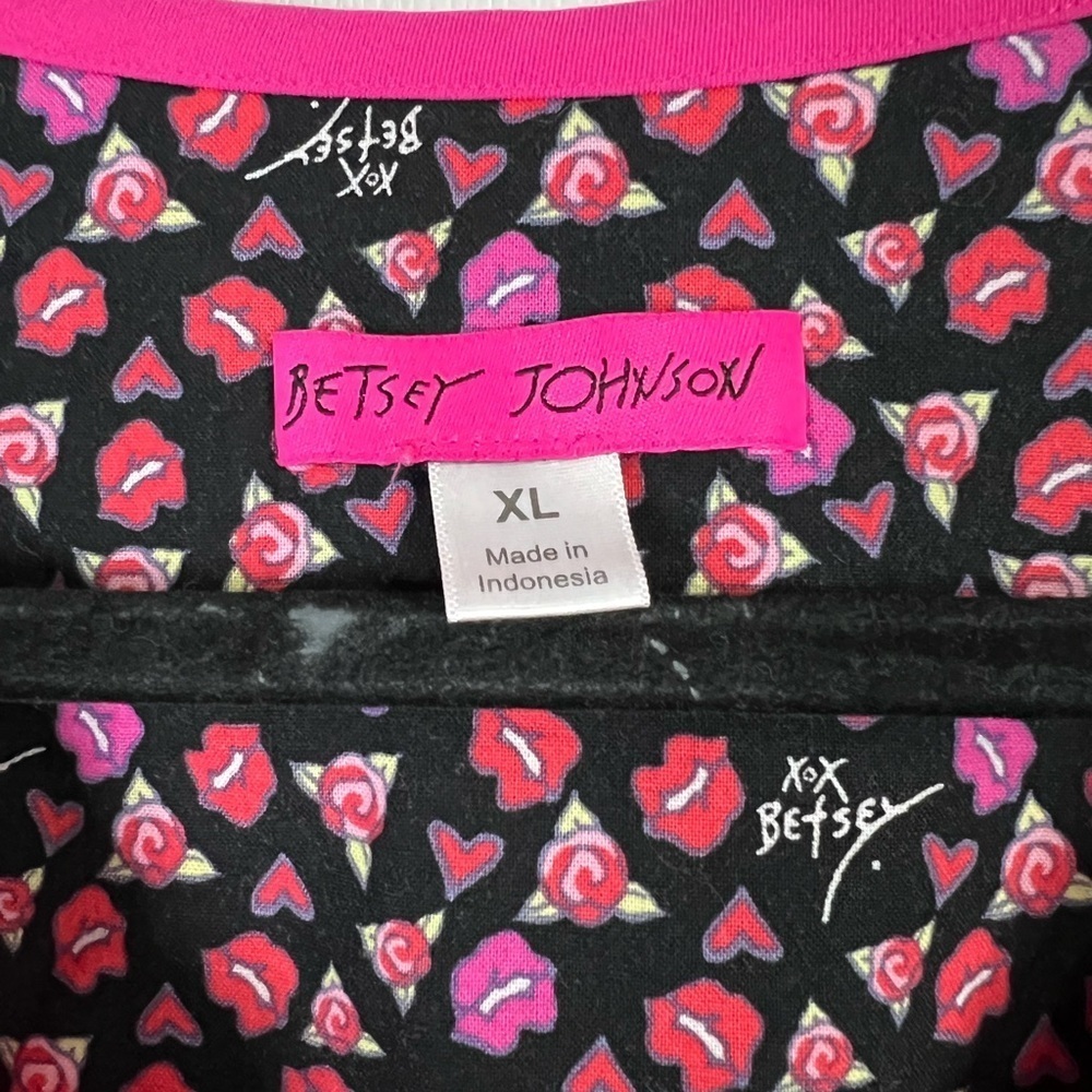 koi Betsey Johnson Blossom Y-Neck Scrub Top - Flamingo Pink - Size XL - Picture 3 of 7